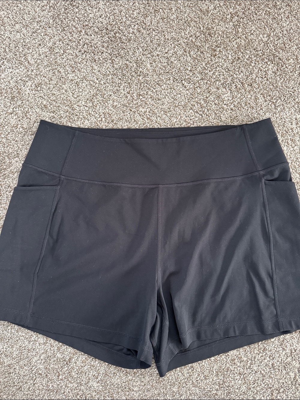 Duluth Women's NoGA Air Mid-Rise 5" XL Shorts-EUC